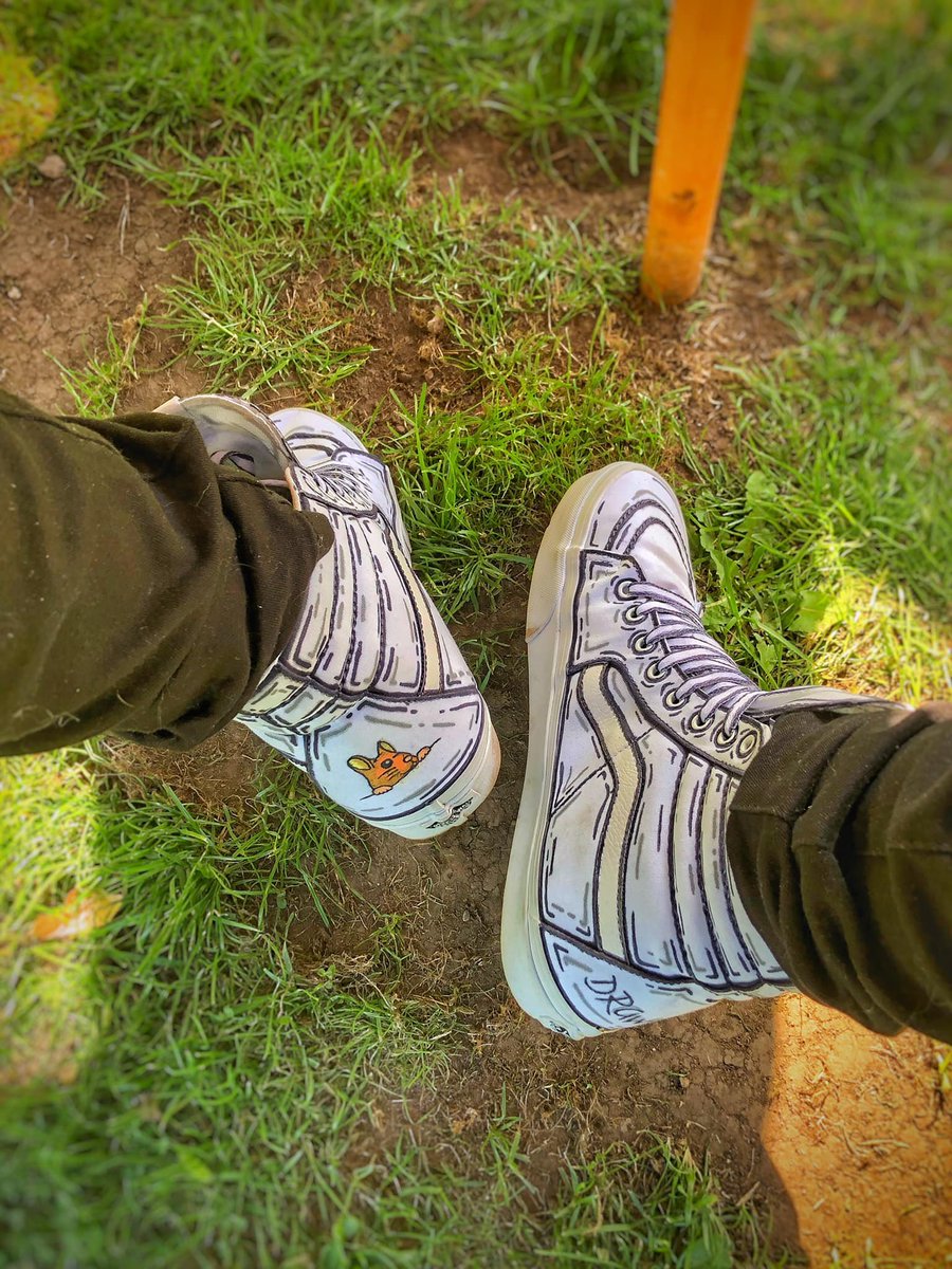 would anyone like their own pair of shoes i drew on... 🤔