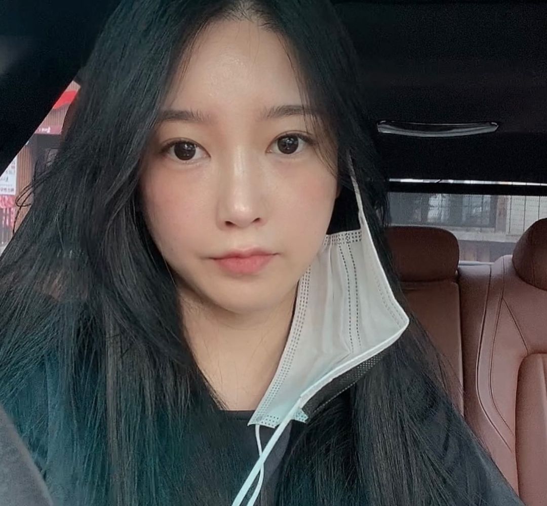 tarafansubfr's tweet photo. [PHOTOS] #SOYEON #소연 #티아라 T-ara IG Update (081121)
🏁
#Masque #KFDA
#fashionmask
Masque de sécurité KFDA
Noir élégant 3 couches
Double fil pour une respiration facile
Fabriqué en Corée 
#Pub https://t.co/yA94zCssfZ
