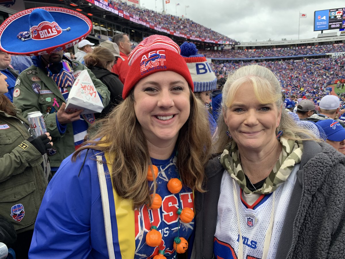 ibc_eng's tweet image. ** IBC Out and About ** Although the Bills didn&apos;t win yesterday, here are some pics from last weekends winning game against the Dolphins taken by our very own Diana Ewing and Ashlee Casullo. Go Bills!