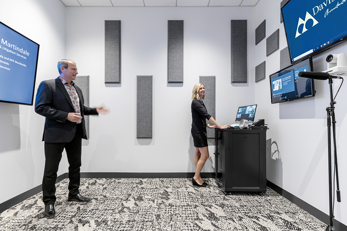 davismartindale's tweet photo. Our Business Valuation and Litigation Team is making use of our new A/V Studio to broadcast customized Davis Martindale University programs to legal teams and other professionals. Reach out to find out more: https://t.co/Ff5WHkmxyP #ldnont
#DMUniversity #valuations #officemove https://t.co/w7QpkkRRZS
