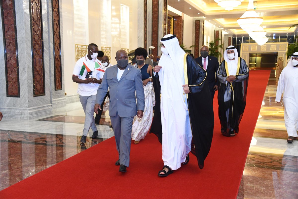 MAEBurundi's tweet photo. Le Président de la République du #Burundi SE Evariste NDAYISHIMIYE @GeneralNeva est arrivé cet après-midi à Abu Dhabi, à la tête d'une délégation burundaise.  Il a été chaleureusement accueilli par Son Altesse Royale Buti Al Nahyan, Ministre d'État. https://t.co/3MKEv5wy04