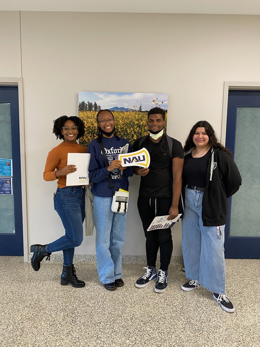 Verrado_AVID's tweet image. Our AVID 11 &amp;amp; 12 students are enjoying the cooler weather on their college visit to Northern Arizona University! @AVID4College @RouxVHS @coachmartnz #NAU #collegebound #thisisavkd