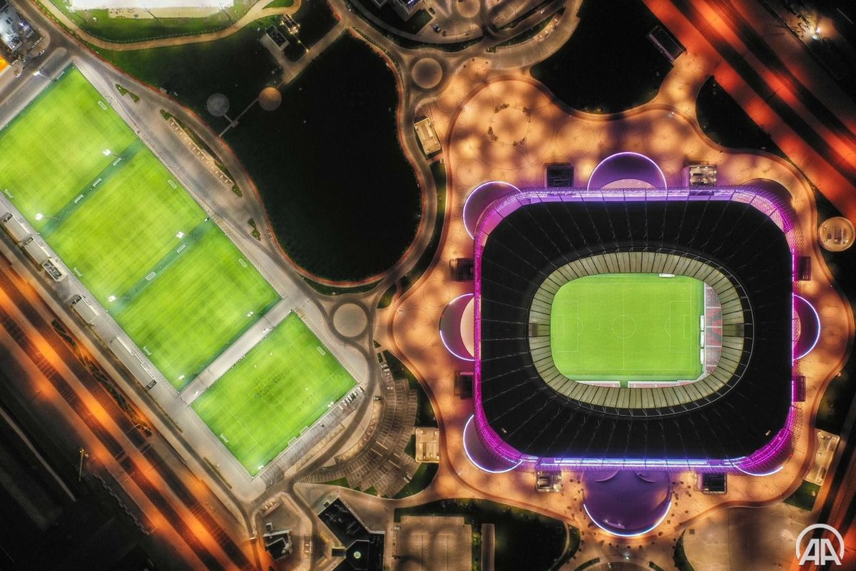 تزينت ستة من ملاعب مونديال #قطر 2022 لاستضافة بطولة كأس العرب التي ستنطلق منافساتها في 30 نوفمبر/تشرين الثاني الجاري بمشاركة 16 منتخبا عربيا من قارتي #آسيا و #إفريقيا.

v.aa.com.tr/2415322