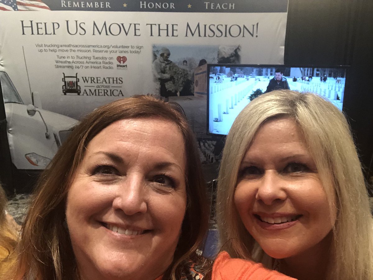 white_catwhi63's tweet photo. Representing Saia at Women in Trucking 🚚2021 Dallas TX #wit #saia #saialtltfreight #saiaatrong #saiashakers #gosaia https://t.co/LoQM11mbNY