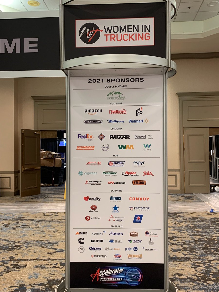 white_catwhi63's tweet photo. Representing Saia at Women in Trucking 🚚2021 Dallas TX #wit #saia #saialtltfreight #saiaatrong #saiashakers #gosaia https://t.co/LoQM11mbNY
