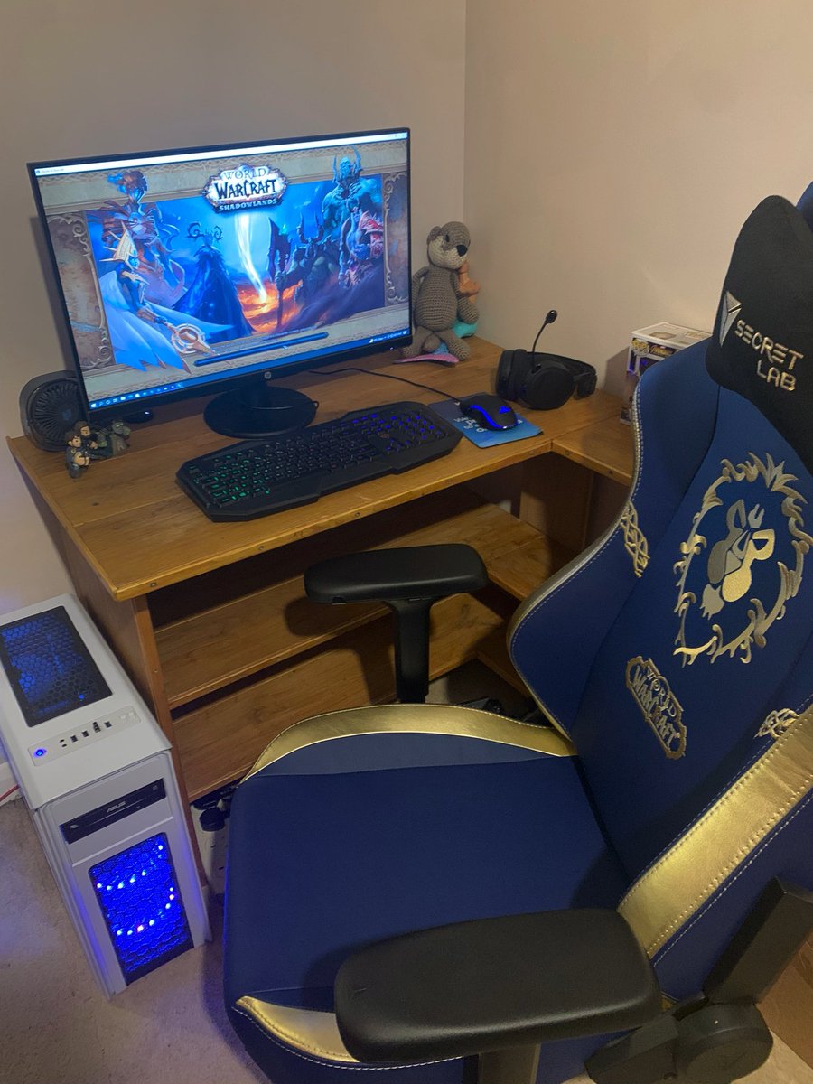 jillyjools's tweet photo. When the spare room starts looking like your gaming room #secretlab #allianceworldofwarcraft so happy :) https://t.co/z1LRtTWAX5