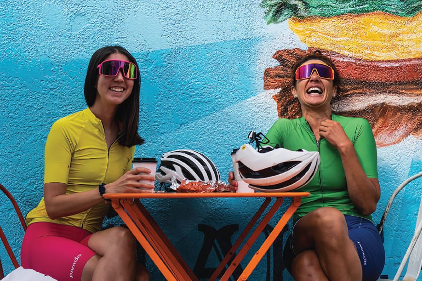 pelotonmagazine's tweet photo. Paradis is bringing fun back to cycling kits. Learn about the upstart Los Angeles brand and the creators behind it: https://t.co/VTbzAvLOFR
#PelotonServiceCourse #cyclingkits #cycling https://t.co/IdhSXcurGV