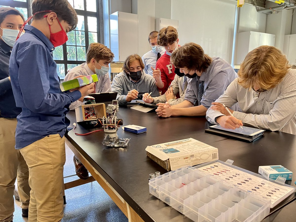 fairfieldprep's tweet image. Prep’s team in the @Sikorsky STEM Challenge meets in the #McLeodInnovationCenter to create solutions! The challenge provides high schools students with the opportunity to partner with an Engineering mentor from Sikorsky and solve an technical design problem. #BeIgnited #PrepSTEM