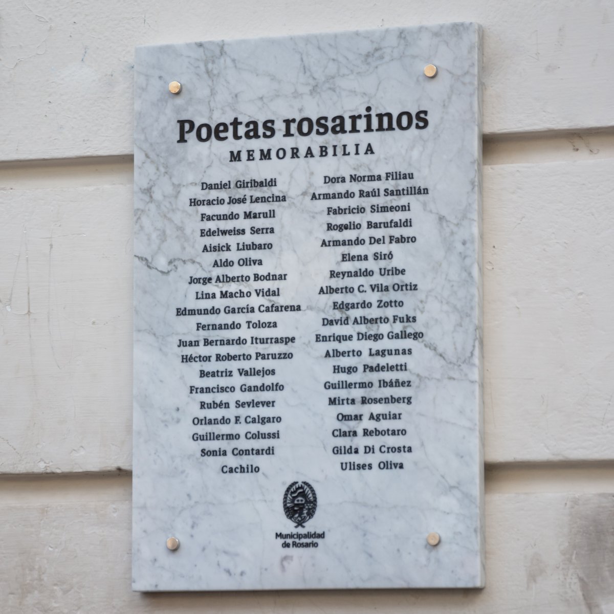 FIPRosario's tweet photo. 🌿 Les compartimos algunas fotos de la Memorabilia en Camino delx poeta del sábado 06/11. Un homenaje a lxs poetas de Rosario fallecidxs desde el retorno de la democracia.
#FIPR29 #poesíaenlasorillas #festival #poesía #rosario https://t.co/j622jkeDRE