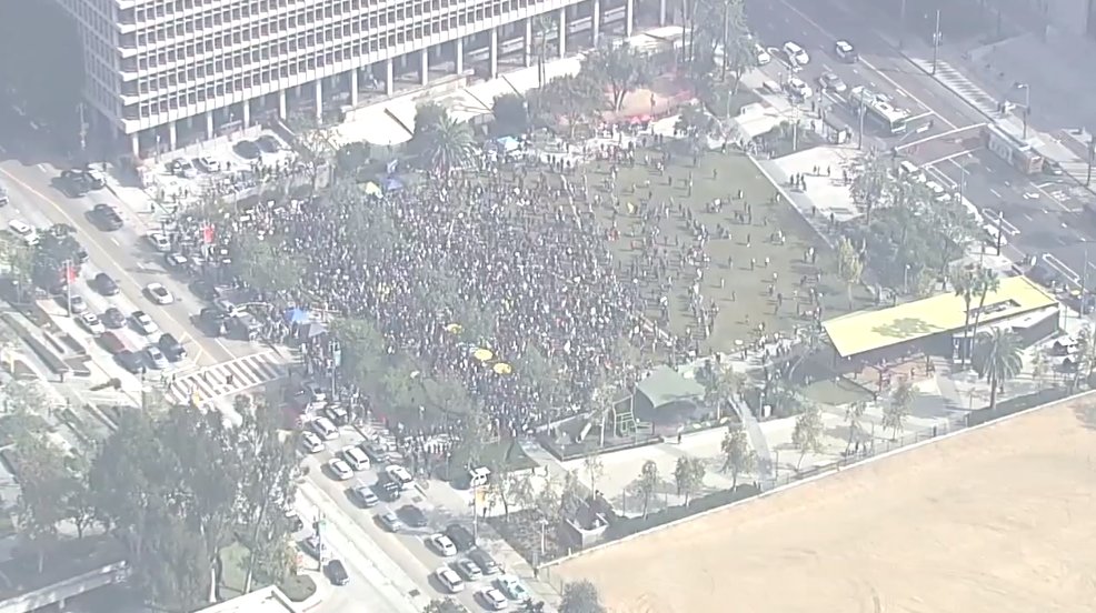 ABC7's tweet photo. WATCH #LIVE: Hundreds of protesters gather in downtown L.A.'s Grand Park to protest against vaccination mandates https://t.co/uZFPA7AQKL https://t.co/LslZuq0zJh