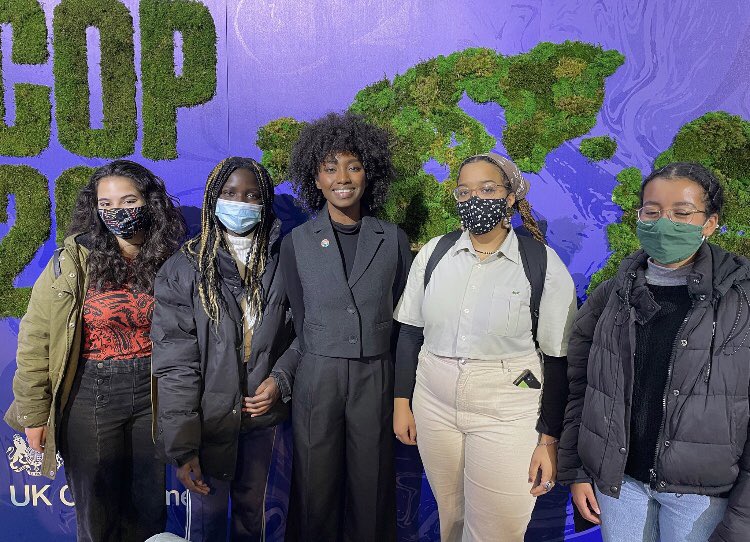 currently fangirling over how amazing @Innamodja is and how we got to see her after her phenomenal screening of the film “The Great Green Wall” in the #COP26 Green Zone today !