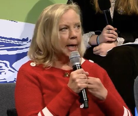 Prominent public figures unequivocally CONDEMN Faroe Islands whale &amp; dolphin hunts. <a href="/ChrisGPackham/">Chris Packham</a> &amp; <a href="/DeborahMeaden/">Deborah Meaden 🇺🇦</a> call for TRADE SANCTIONS &amp; PRODUCT BOYCOTTS NOW! ➡️ m.youtube.com/watch?v=JjZxe-…
Sign &amp; RT Dom’s (<a href="/domdyer70/">dominic dyer</a>) petition. Let’s get this done✌️⬇️👍 petition.parliament.uk/petitions/5971…