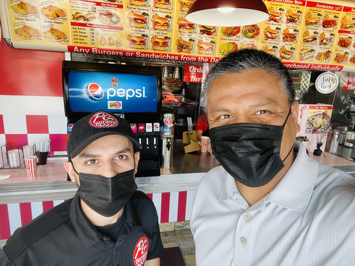 EchevarriaFor's tweet photo. SMALL BUSINESS of the WEEK. Please support your COLTON small businesses. For some of the best tasting sandwiches and other scrumptious platters • get on over to P&amp;G Burgers. They’re family friendly diner is located at 190 W Valley Blvd, Colton CA 92324.
#ShopColtonToHelpColton https://t.co/2ZsfOJxFms