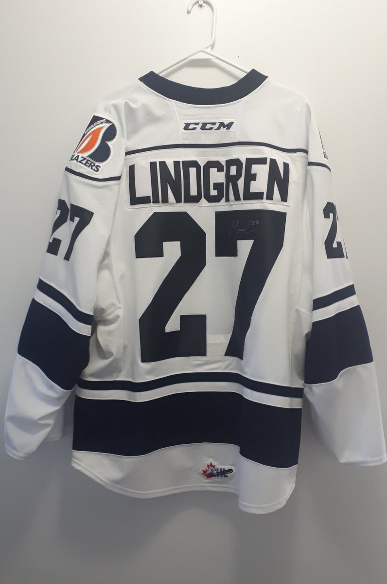 westcoastcanfan's tweet photo. Another season underway and another jersey added. @MatsLindgren27 Top level fluid skater should go in the first round, easily 2nd round at 2022 nhl draft imho. So much fun to watch. Will be a top 4 dman at nhl level. Thanks for signing it Mats. https://t.co/94atockzV9