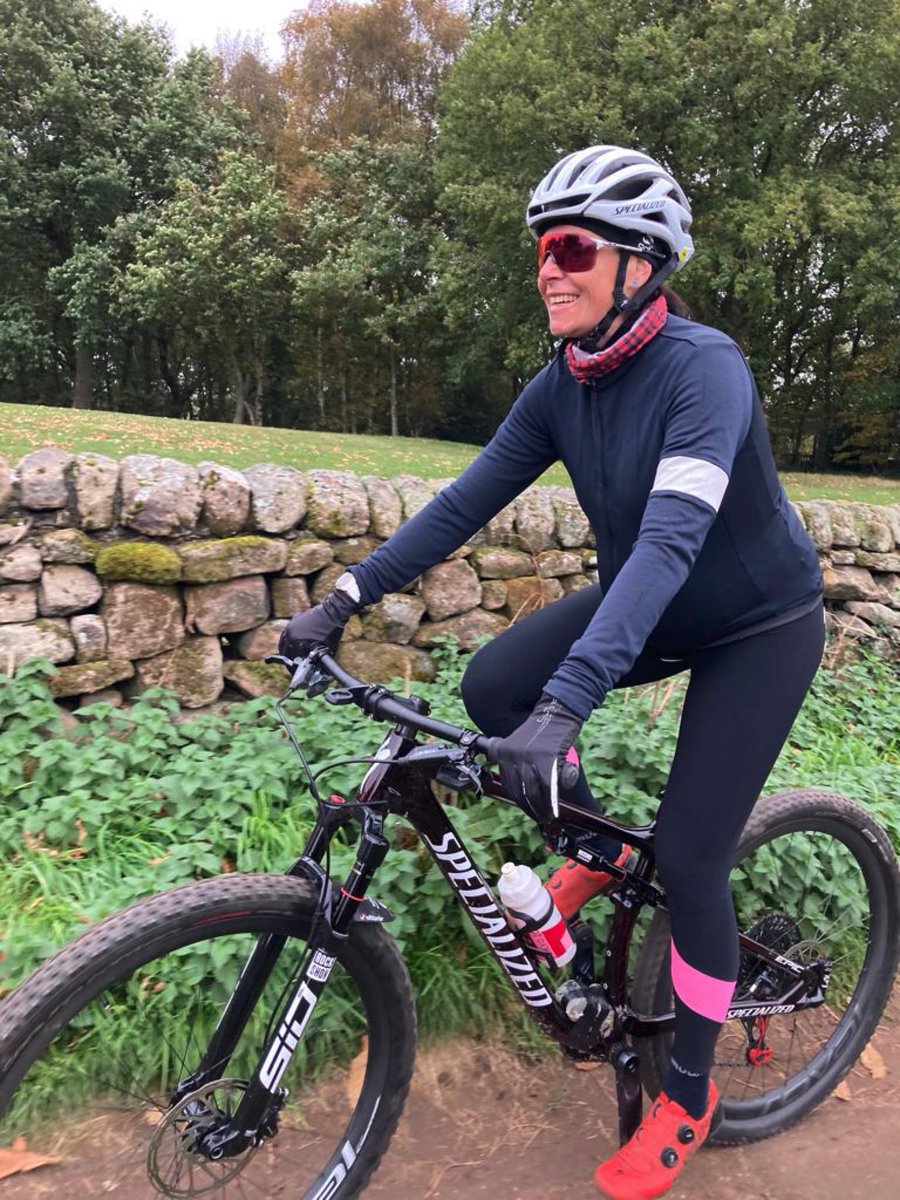 When my midwife messaged to make sure I keep walking at 39 weeks pregnant 😳😂😅. Not sure the NHS usually advice getting out on the MTB this far in to pregnancy, but to me it feels better than a walk and far more enjoyable, plus it’s what I’m used to 😁. 
•
You know you 💯👌🤛