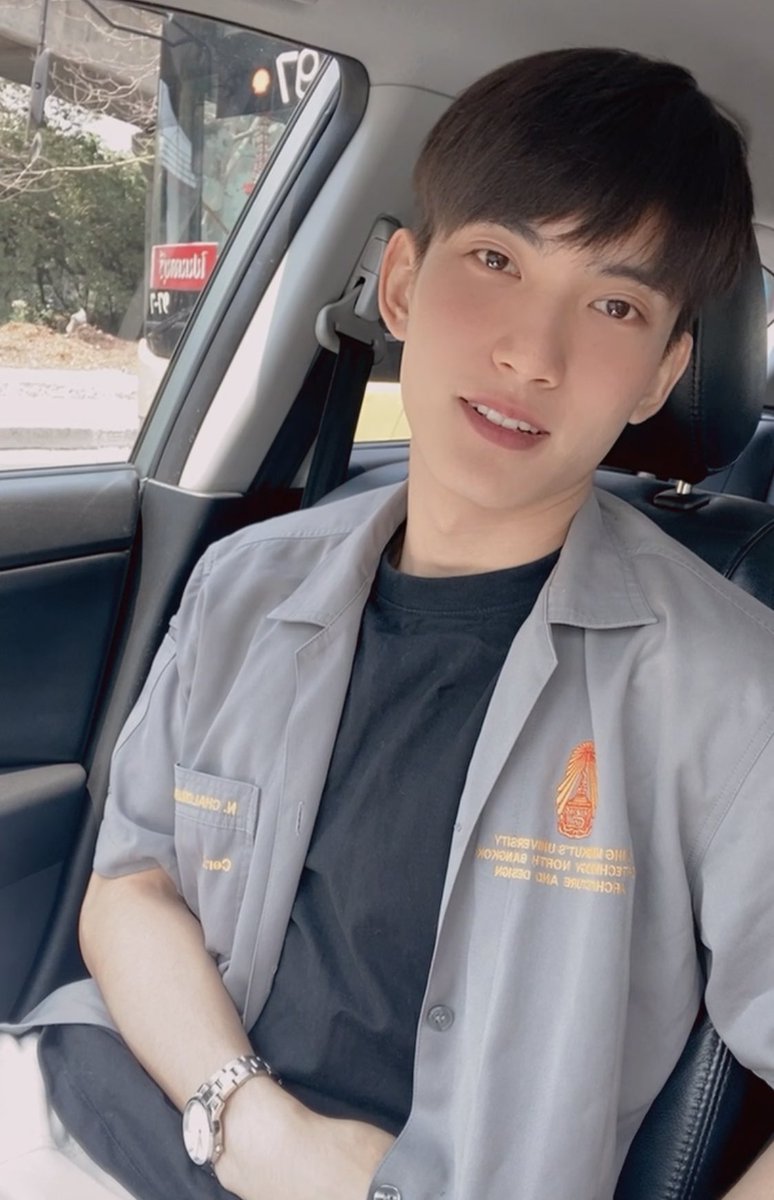 Sixsuperstars's tweet image. ใครตามหาพี่หลอง มารวมกันตรงนี้เลย 5555555 #JaFirstTBPhoto #First_Chalongrat