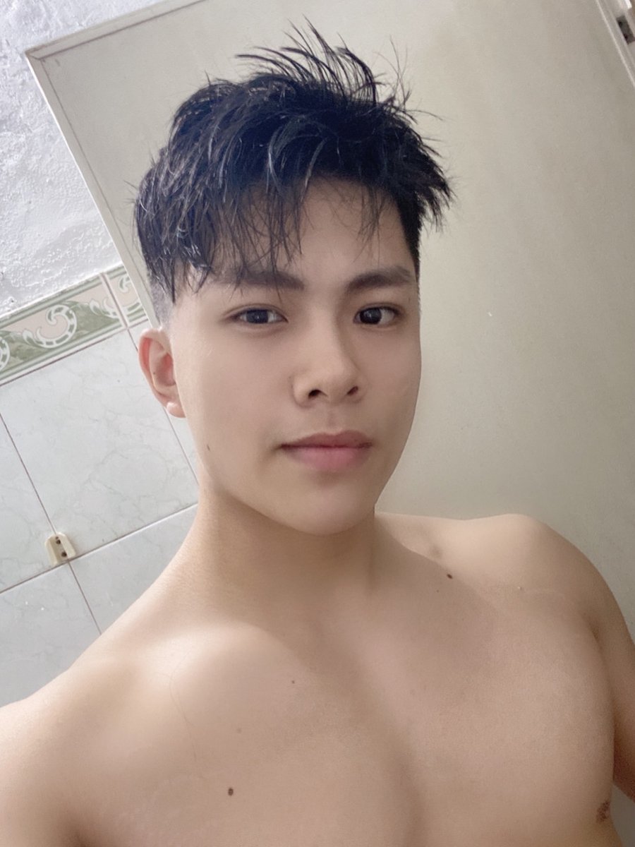 Nguyn4Jesse's tweet photo. Mọi người cho review về bạn này nha. Thấy ngon mà ko biết sao. https://t.co/Bj5g9JpFzY