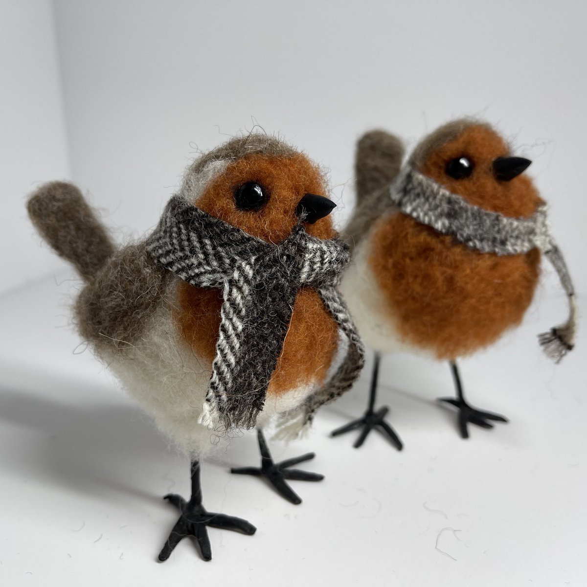 ffinlaysonart's tweet photo. A couple of dapper chaps with Orkney Tweed scarves! #womaninbizhour #YourBizHour #orkneytweed #Orkney https://t.co/5l4KGu3Dnx