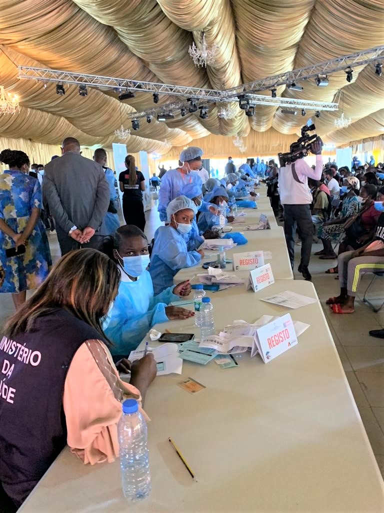 Pleased to be in #Angola this week! So impressed by the tireless hard work of Angolan health workers who are on the front lines of beating back #COVID. <a href="/WorldBankAfrica/">World Bank Africa</a> is supporting Angola w/a $150 million loan to help purchase &amp; deploy #COVID19 vaccines.