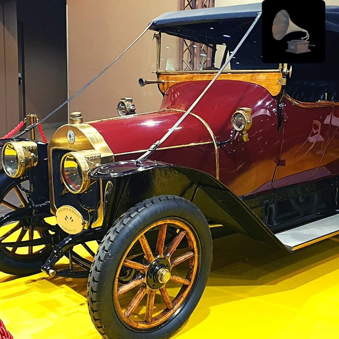 Salon Automobile de Lyon (@salonautolyon) on Twitter photo Révisez vos classiques ! 🎩
Le <a href="/Salon_EpoquAuto/">Salon Epoqu'auto</a> a fermé ses portes après un week-end riche en voitures d'exception.
Vous l'avez raté ? Pas d'inquiétude puisque votre Salon automobile de Lyon 2022 aura lui aussi de belles expositions d'anciennes !
#salonautolyon Révisez vos classiques ! 🎩
Le <a href="/Salon_EpoquAuto/">Salon Epoqu'auto</a> a fermé ses portes après un week-end riche en voitures d'exception.
Vous l'avez raté ? Pas d'inquiétude puisque votre Salon automobile de Lyon 2022 aura lui aussi de belles expositions d'anciennes !
#salonautolyon