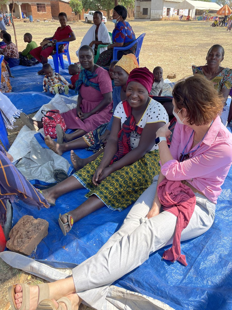 LiekevandeWiel's tweet photo. A very special day with some amazing children, parents &amp; teachers in #Tanzania eager for the kids to learn &amp; grow. @Unicef is working closely w/ them, the government &amp; partners to further quality education #ForEveryChild @UNICEFTanzania @ShaliniBahuguna @UNICEFEducation https://t.co/HDtseFY2Z3