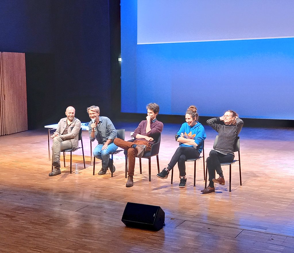 Inria_Nancy's tweet image. 💡 Quand science &amp;amp; théâtre se nourrissent l&apos;un l&apos;autre pour donner naissance à une œuvre de fiction, voici Binôme #DroneControl. Une pièce touchante qui met en avant le quotidien du chercheur &amp;amp; ses questionnements. Bravo @AntoineDelefor1 &amp;amp; @lessensdesmots et merci au public 👏