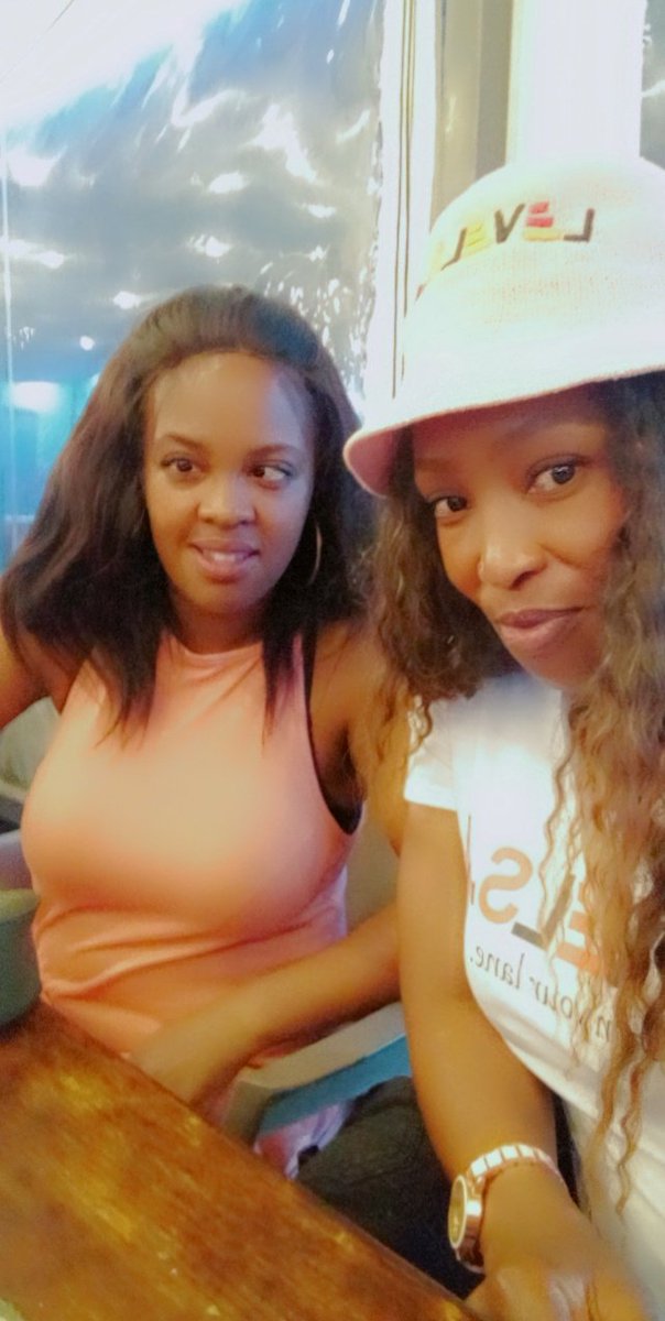 ApparelLevels's tweet photo. Sisterly love ♥️♥️♥️ https://t.co/acmcNjlUec