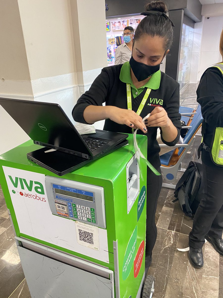 EMarquez_Oax's tweet photo. Lo de siempre con @VivaAerobus cobros excesivos, perdida de vuelo por su pésimo sistema y demora de 2 hrs en vuelo nuevo! Les deseo todo el éxito de interjet!! https://t.co/TOy8sB2r8S