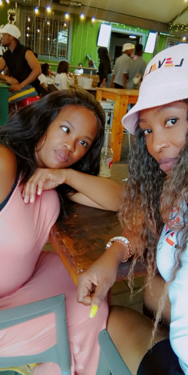 ApparelLevels's tweet photo. Sisterly love ♥️♥️♥️ https://t.co/acmcNjlUec