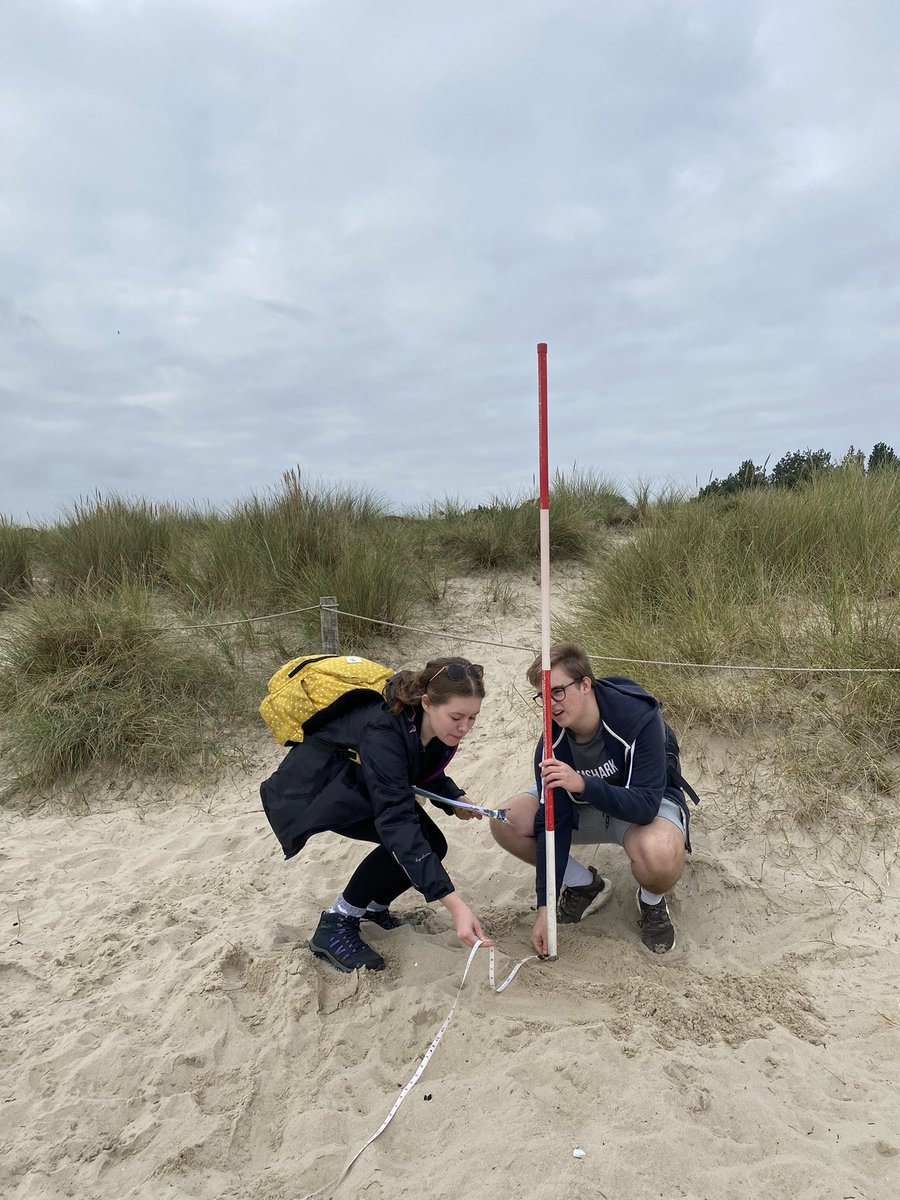 OngarAcademyGeo's tweet photo. Slightly delayed post from our year 13 residential field trip to Dorset. Thank you @LeesonHouse for a highly educational and informative weekend at the coast 🌊 🗺 🧭 #alevelfieldwork #NEA #geographyfieldtrip https://t.co/MqhZG94g5I