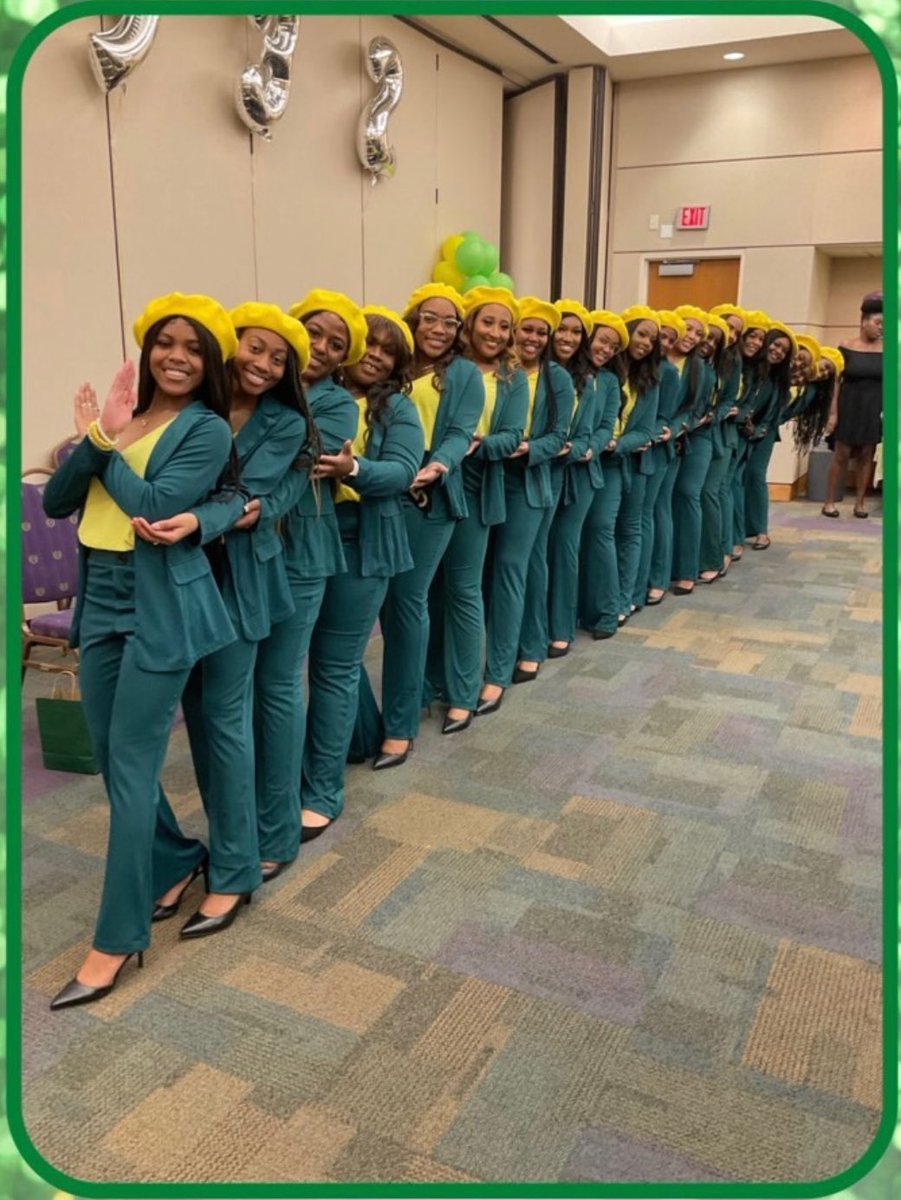 tiff_love101's tweet image. Your Angel has finally arrived in Chi Land . Here to bring you peace and service .

The 16 is FREE ! 👼🏽

Some may know me as Tiffanie Busby but in Chi Land I’m addressed as Xtraordinaire ! Welcome to The New Era 💚💛🐢🤞🏽 #16 #Xtraordinaire #Fall21 #PVAMU