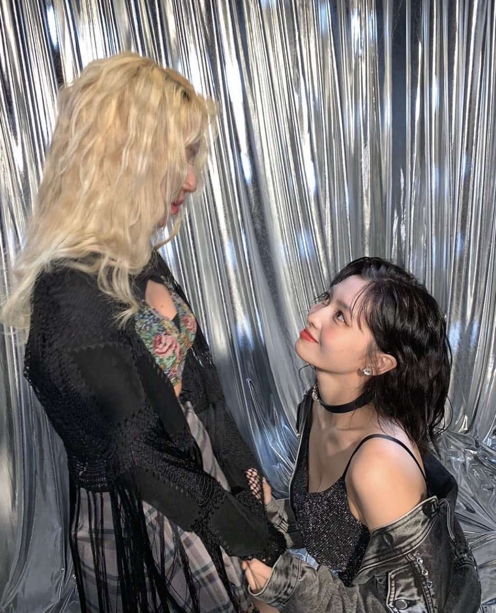 michaengthinker's tweet photo. happy birthday to our sweet momo! have a great day surrounded by the people you love and that love you as well 💗 #OurBestfriendMomo #생일축하해_모모링 https://t.co/HhhweJZAnC
