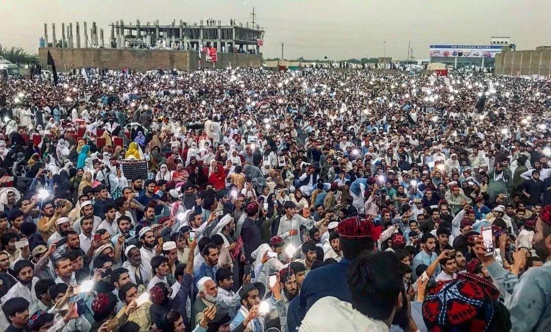 PashtonUllah's tweet photo. A sit-in will have to be held in front of the Sindh Assembly on December 26 and if the demands are not met in 10 days, the long march will start from Karachi and will proceed from Quetta to Islamabad via KPK and Mansehra.
PTM Chief @ManzoorPashteen 
#PTMFightBack https://t.co/jS4W6Serec