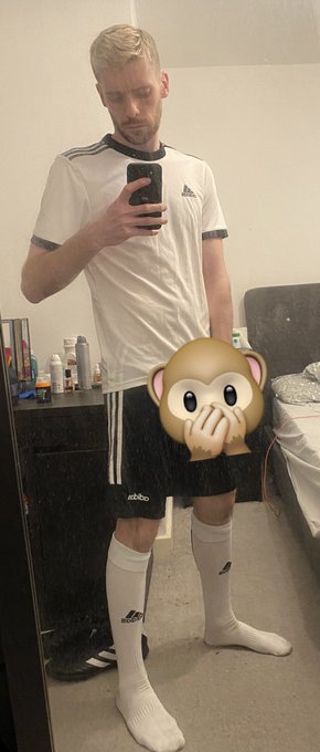Got a bit horny while getting changed as well, subscribe to my #onlyfans to see the uncensored pic! ?