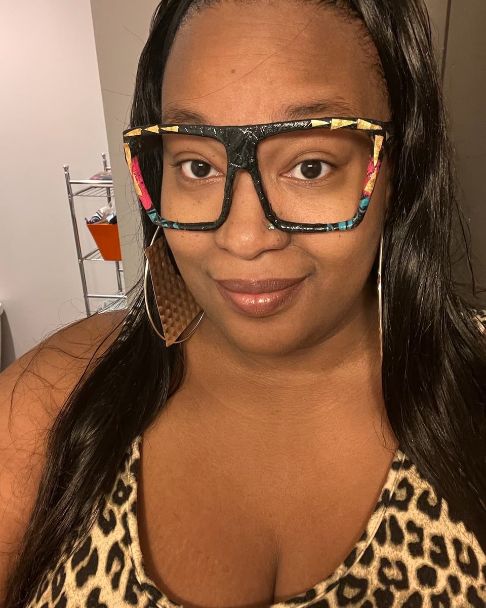 Serious_voiceny's tweet photo. Ha! They caught the BEAUTIFUL vibeeee! You know what to do โฌ๏ธ https://t.co/qqdIreiVw8 #GetBeautiful https://t.co/2WtHKe7JnR