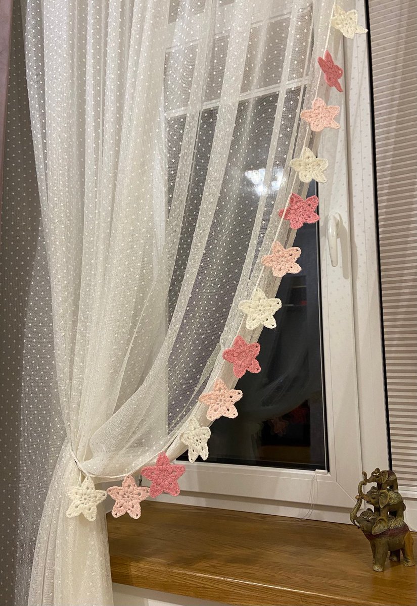 CraftCloudy's tweet photo. Crochet garland, star garland, Christmas star garland. https://t.co/upuELiJsud https://t.co/8L3Elp4kzS