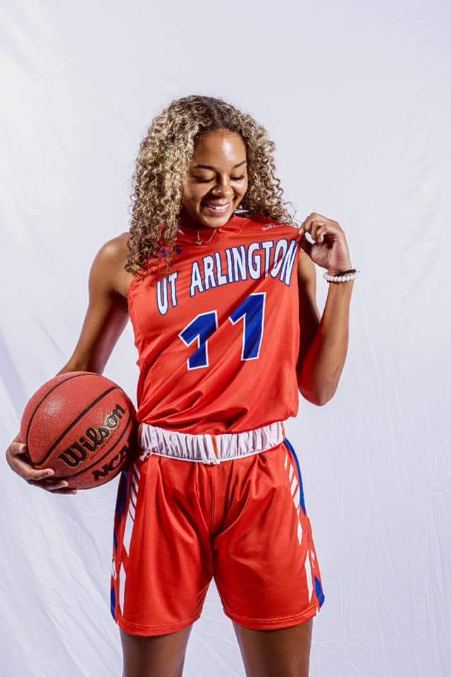 cdcdrum's tweet photo. The Lord just keeps on blessing my family! Tomorrow, my lil' cousin Alexsyah 'Smalls' Goudeau @AlexsyahGoudeau of Talequah (Ok) High School will be signing her NLI to the University of Texas Arlington! Let's go! 🏀❤🙏👍#proudBIGcuzzo #rideanddieformyfam #dfstlove https://t.co/relEJgvVyR