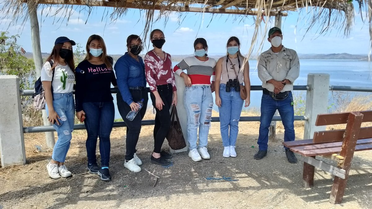 #NuestrosGuardaparques del Área Nacional de Recreación #ParqueLago se reunieron con estudiantes de turismo de la <a href="/espol/">ESPOL</a> para impulsar las visitas dentro del área. Se recorrió y analizó los puntos importantes para impulsar el turismo.