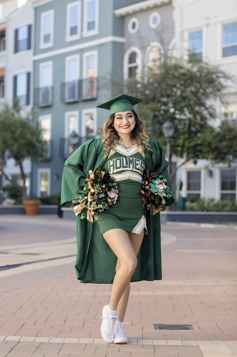 robinjansky's tweet photo. Class of 2022 Cap and Gown Cheer or Dance (or any sport) Mini Sessions! By yourself, with your bestie or your entire senior squad!
DM me if you’re interested!
#rjpsports #robinjanskyphotography #holmeshs https://t.co/C6JiQ3qzOQ