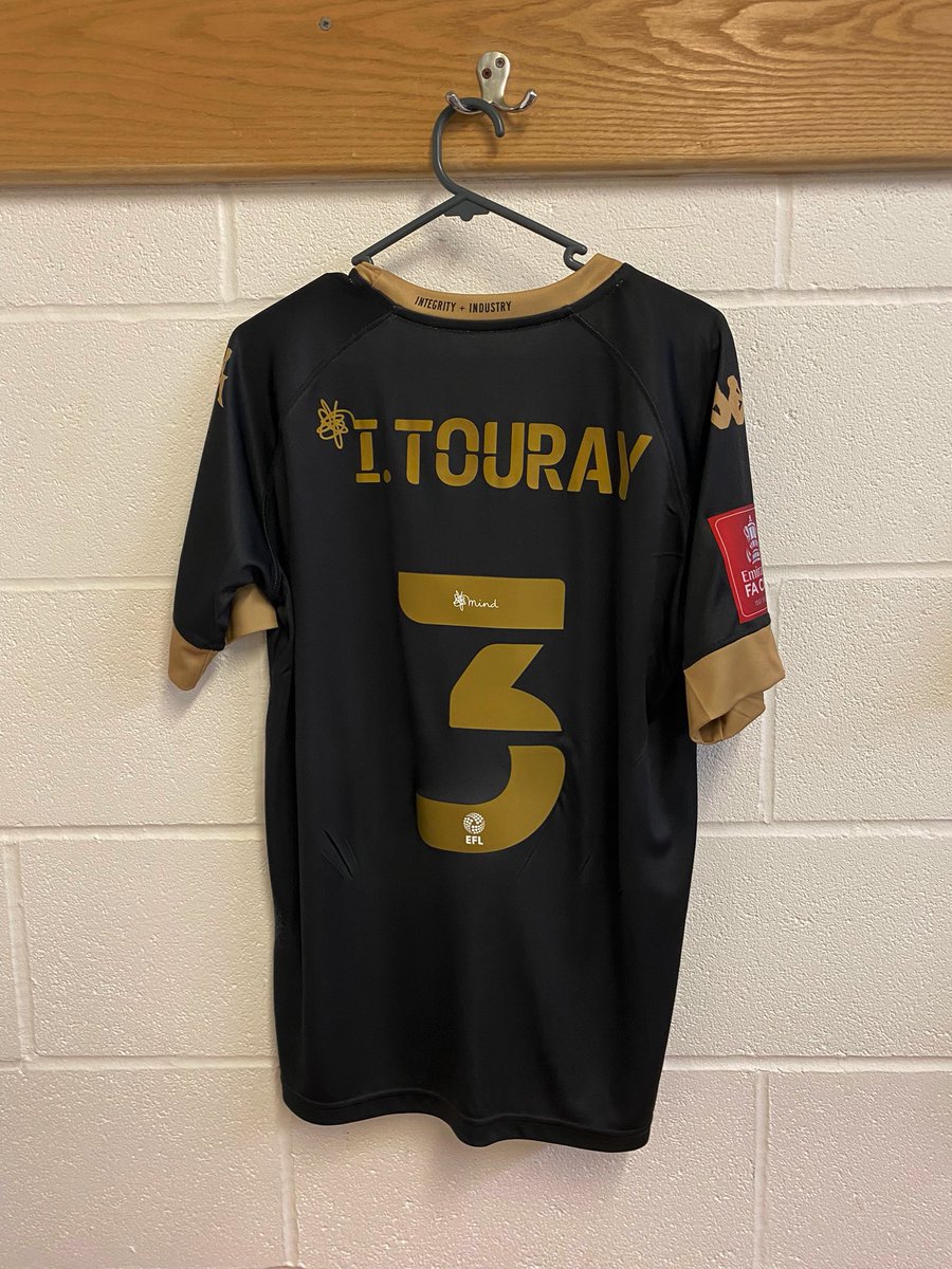 SalfordCityFC's tweet photo. A special evening for this man tonight…

200 Club appearances ⚽️ 

Congratulations Ibby 👏

#EmiratesFACup | #WeAreSalford 🦁🔴 https://t.co/XVDOzylSgM