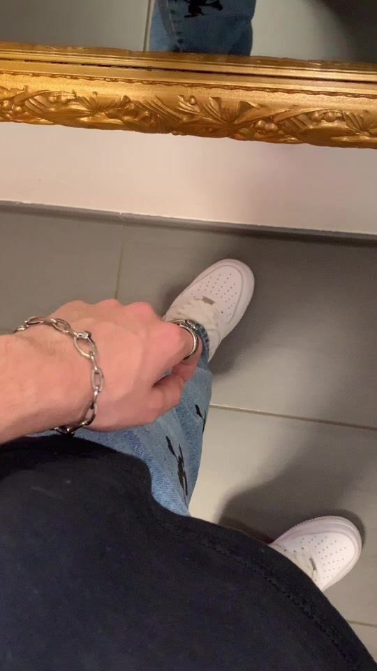 MasterJack9619's tweet photo. Ricordati il tuo posto, non scappare da ciò che sei, abbassa lo sguardo e baciami i piedi mentre ti sputo in testa e ti riprendo con il mio cellulare 

findom cashmaster findomslave paypig cashsub alpha dick feet findomgoddess findomme sissy fag blackmail fetish moneyslave https://t.co/4EoxBjKHuu