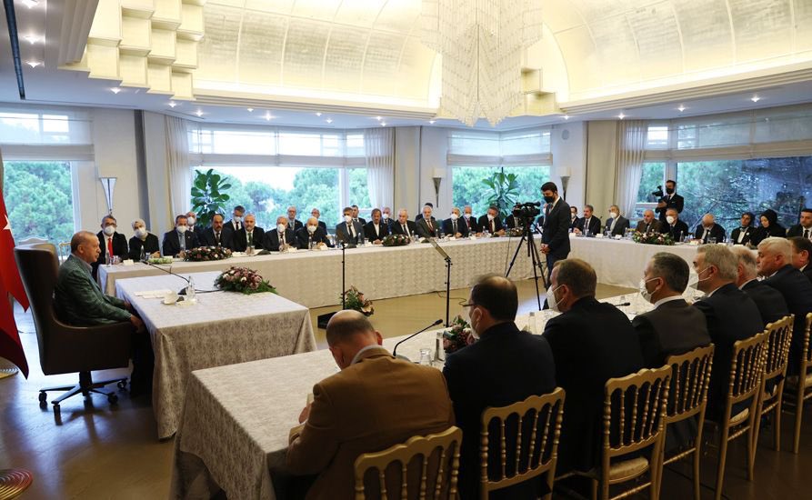 Cumhurbaşkanımız <a href="/RTErdogan/">Recep Tayyip Erdoğan</a>, Boşnak sivil toplum kuruluşlarını Huber Köşkü’nde misafir etti. 

Cumhurbaşkanımız bu değerli buluşmada tüm Balkan halklarının yanında olduğunu ifade etti. tccb.gov.tr/haberler/410/1…