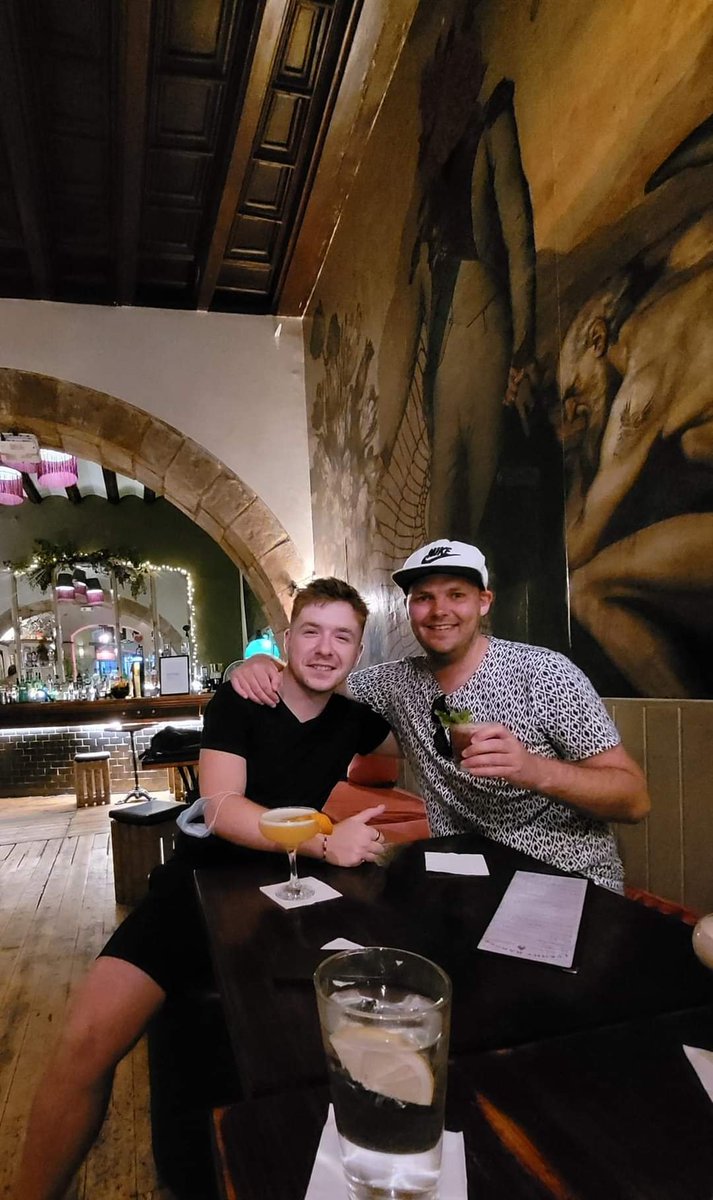 MattLostBoyo's tweet photo. A big feliz cumpleaños to my favourite Alcorcón-loving Irishman @AlexisOBrien48. Hope it's a better pal 👍 https://t.co/nWtidgxCxv