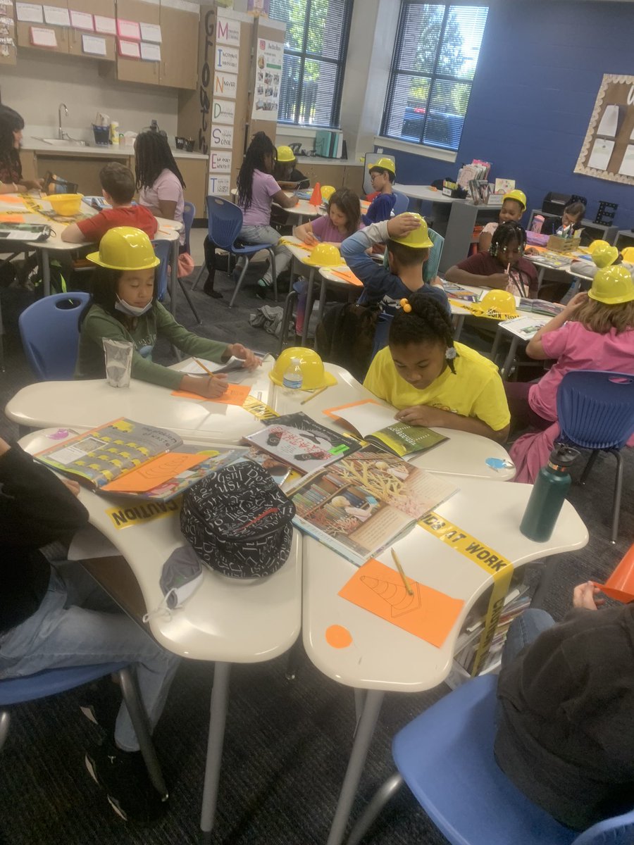 JennGallier's tweet photo. What a fun day in @Taylor_Murrell_ class⭐️ I love seeing your 4th grade superstars so engaged in informational text⭐️ @CFISD_ELAR2_5 @SheridanCFISD https://t.co/CpvSaGzbBq