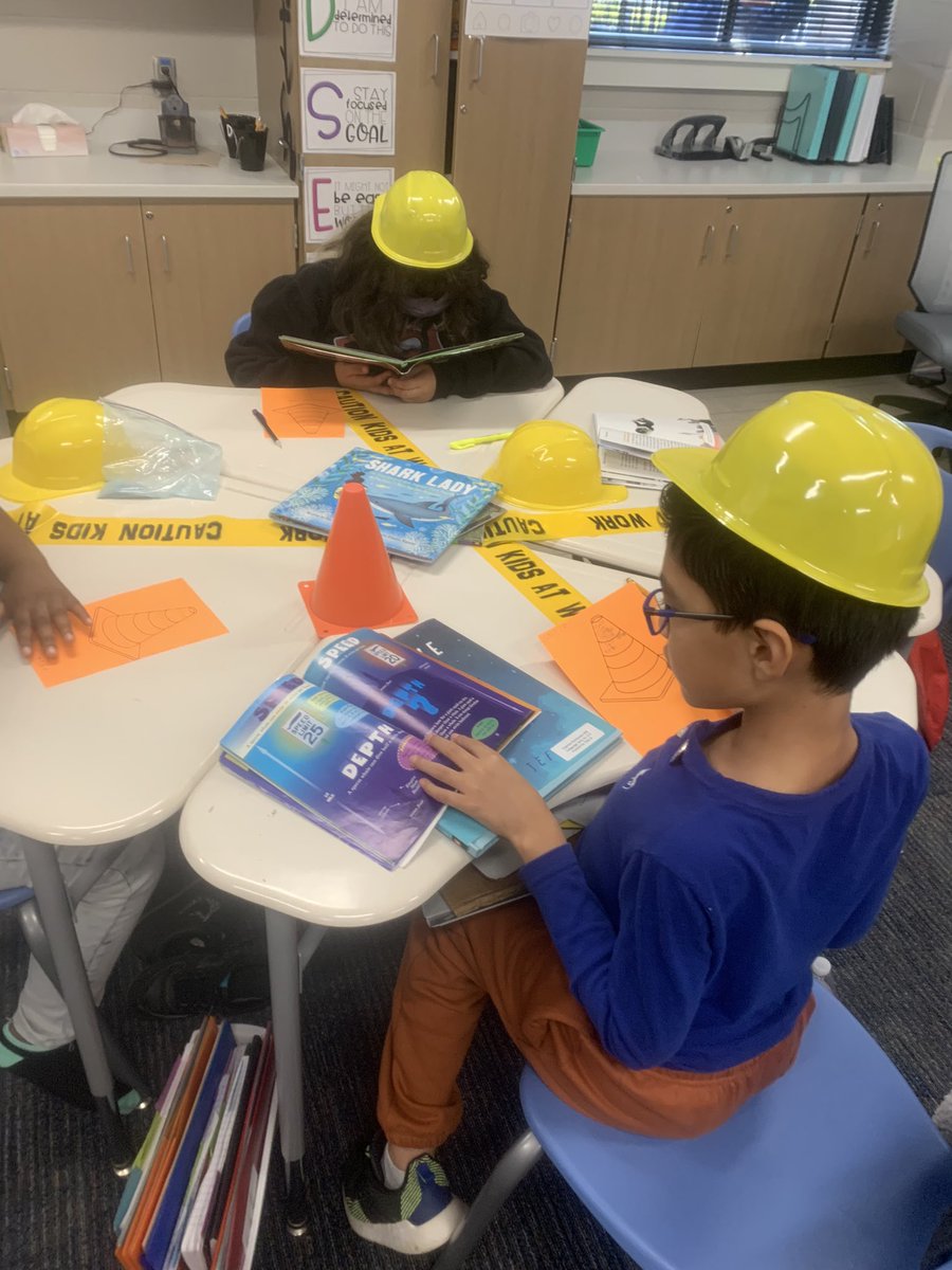 JennGallier's tweet photo. What a fun day in @Taylor_Murrell_ class⭐️ I love seeing your 4th grade superstars so engaged in informational text⭐️ @CFISD_ELAR2_5 @SheridanCFISD https://t.co/CpvSaGzbBq