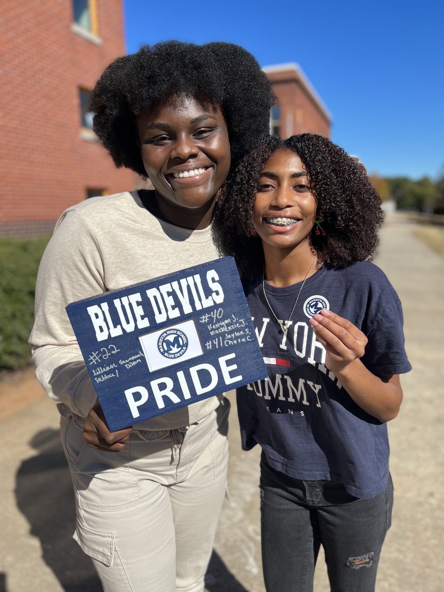 MariettaGAhs's tweet photo. Stephanie to Akeela for the Be Somebody Challenge Coin recognitionโผ๏ธAkeela is a key figure in STARS. Hard working & pure of ๐ Super proud PrinciPAL ๐ค โฆ@MariettaCitySchโฉ https://t.co/tDVcgC7RSC