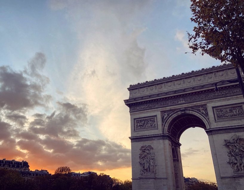OfAnAnglaise's tweet photo. Sunday evening sunset stroll 🧡

#arcdetriomphe #champselysées #parisjetaime https://t.co/flq7D5vaMK