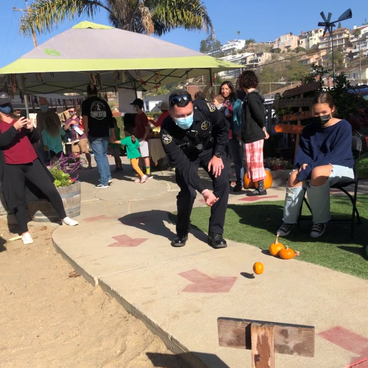 PismoPolice's tweet photo. Look at the steadfast focus and technique of Officer Goodrich during pumpkin bowling!! #SeriousBusiness #PumpWIN #PismoPolice https://t.co/jPT9ZjAHty