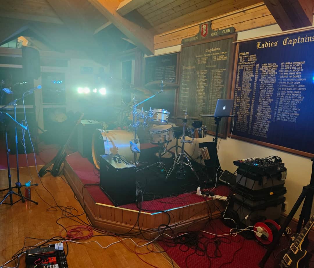 RoyalValentines's tweet photo. Cooperate Function: @CarmarthenGC 6/11/21
We enjoyed performing for the beautifully located Carmarthen Golf Club Saturday! a lovely venue and such welcoming people there! was great to see a full dance floor too!😀#cooperatefunction #functionband #livemusic https://t.co/CZhEAbGDgP
