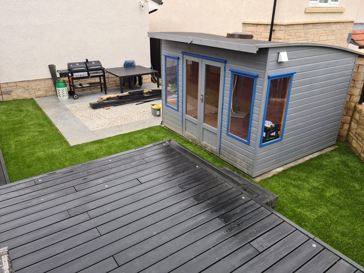 easiglasgow's tweet photo. How lush adding this #artificialgrass to this hard to grow area look 👀 now with this complementing this #decking for this #Falkirk #garden. https://t.co/oqeEvDll3o https://t.co/Kj8FGNn8HD